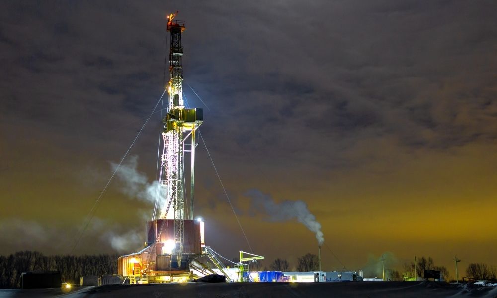 Ways LED Lighting Provides Safety in an Oil Field