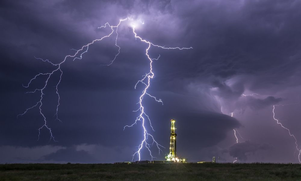 Oilfield Worker Tips for Staying Safe in Inclement Weather